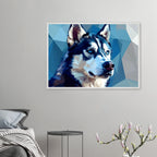 Abstrakter Husky: Premium-Poster mit Rahmen – Leuchtende Augen im geometrischen Design-petllective