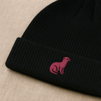 Nachhaltige Otter Beanie aus Baumwolle – gestickter Otter