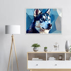 Abstrakter Husky: Premium-Poster mit Rahmen – Leuchtende Augen im geometrischen Design-petllective